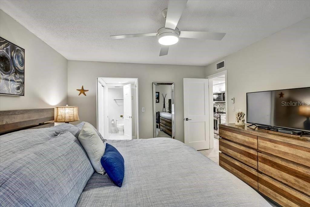 Image 17 of 25 For 6046 Peppertree Way 223b