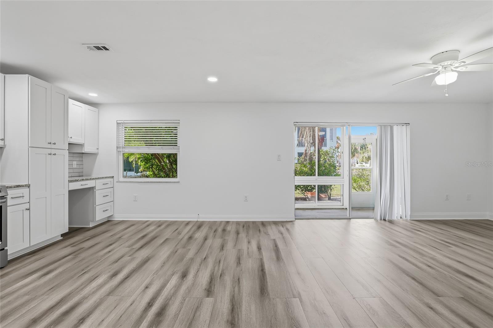 Image 11 of 70 For 379 Mcmullen Booth Road 75