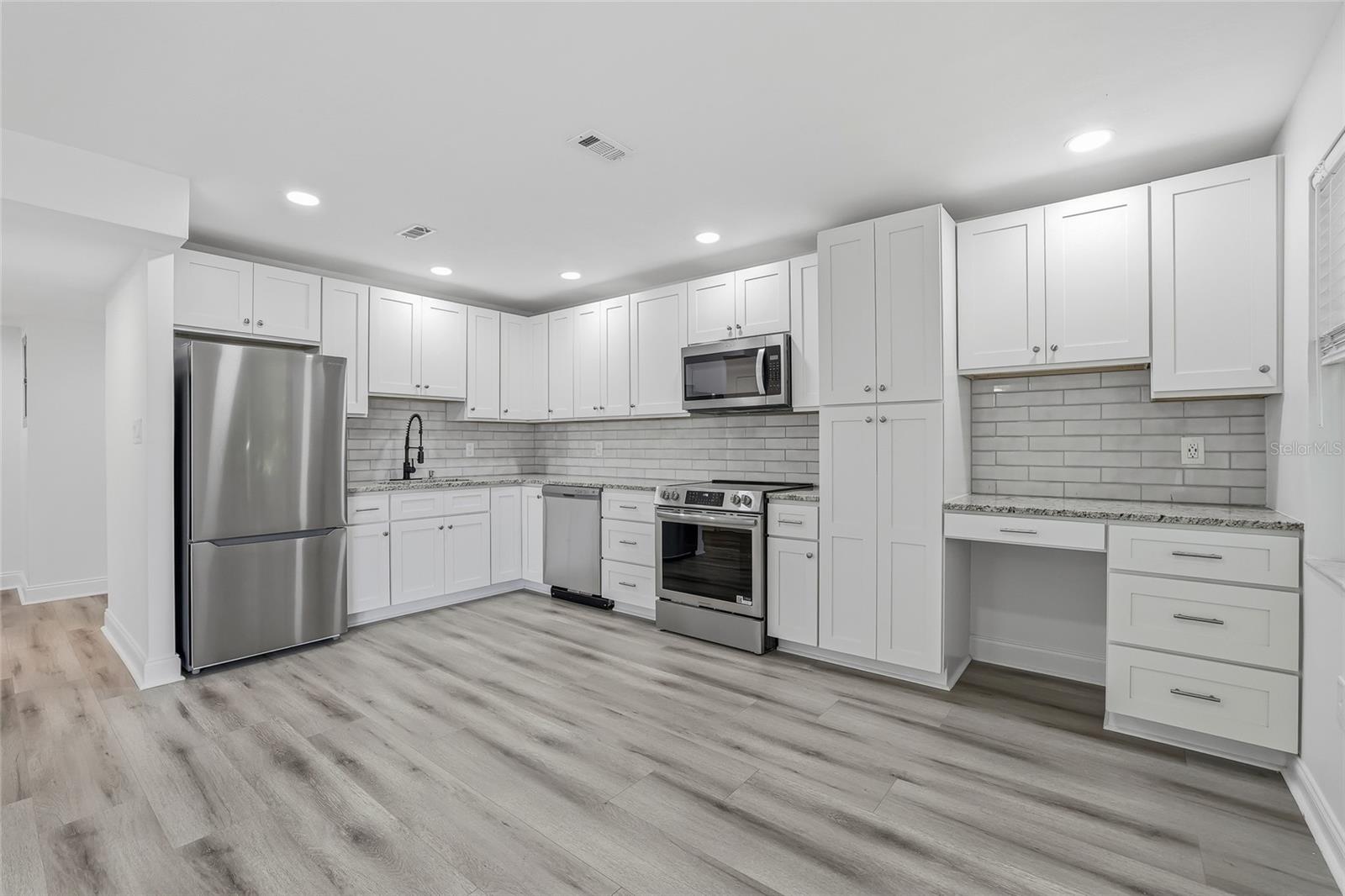 Image 14 of 70 For 379 Mcmullen Booth Road 75