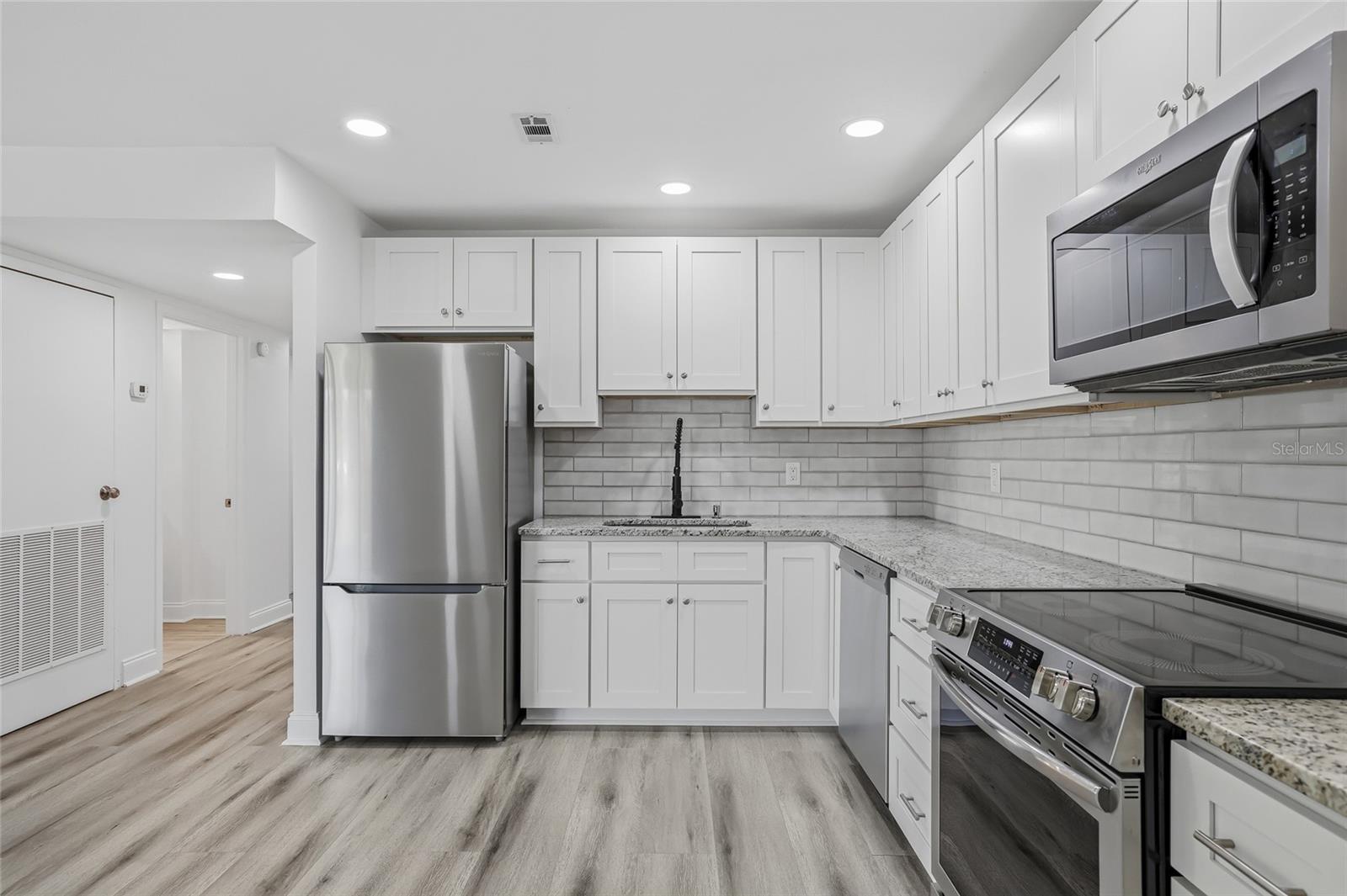 Image 18 of 70 For 379 Mcmullen Booth Road 75