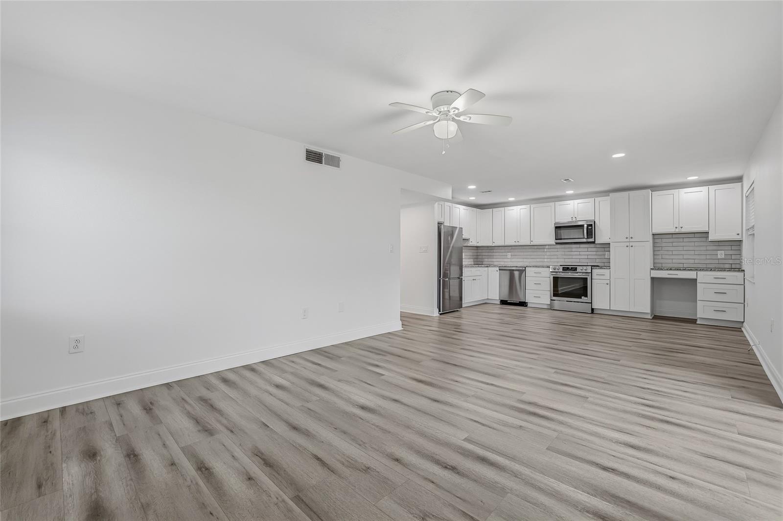 Image 23 of 70 For 379 Mcmullen Booth Road 75