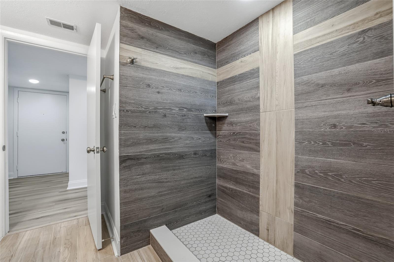 Image 34 of 70 For 379 Mcmullen Booth Road 75