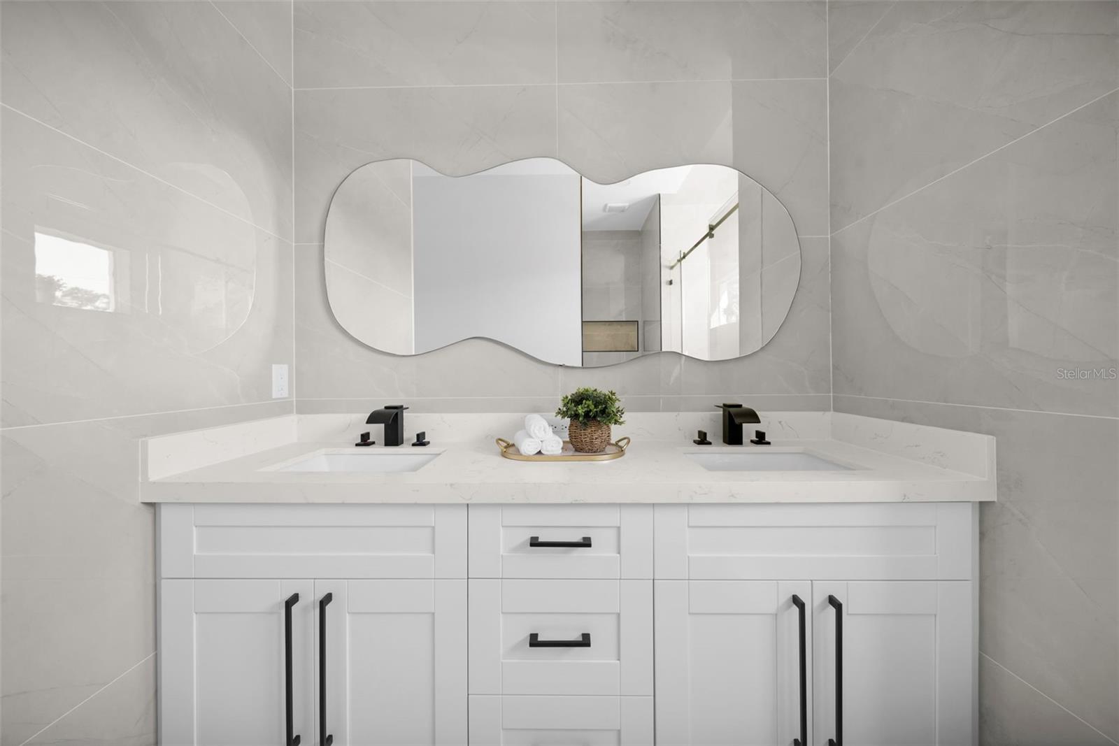 Image 29 of 54 For 27376 Notre Dame Boulevard