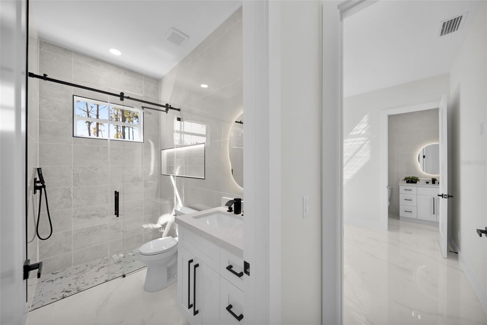 Image 33 of 54 For 27376 Notre Dame Boulevard