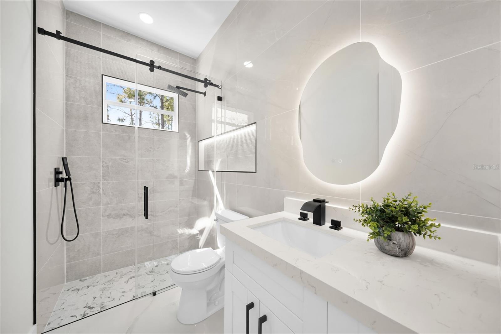 Image 34 of 54 For 27376 Notre Dame Boulevard