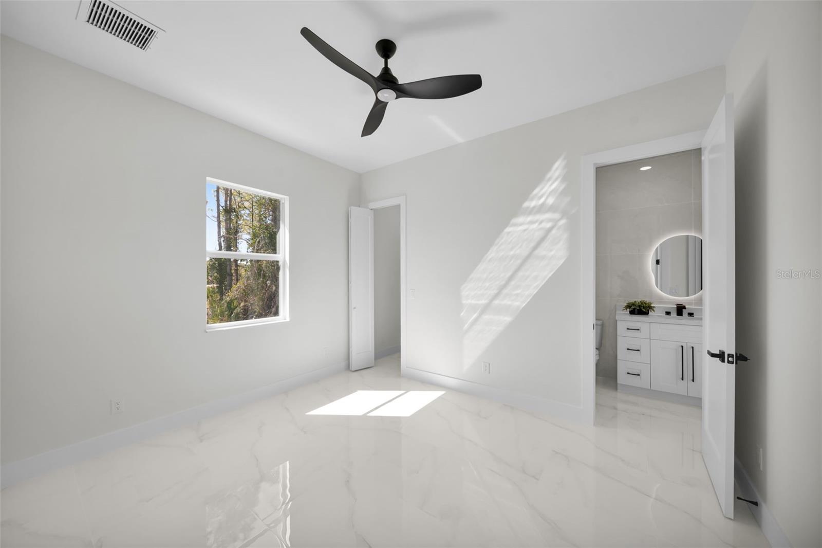 Image 36 of 54 For 27376 Notre Dame Boulevard