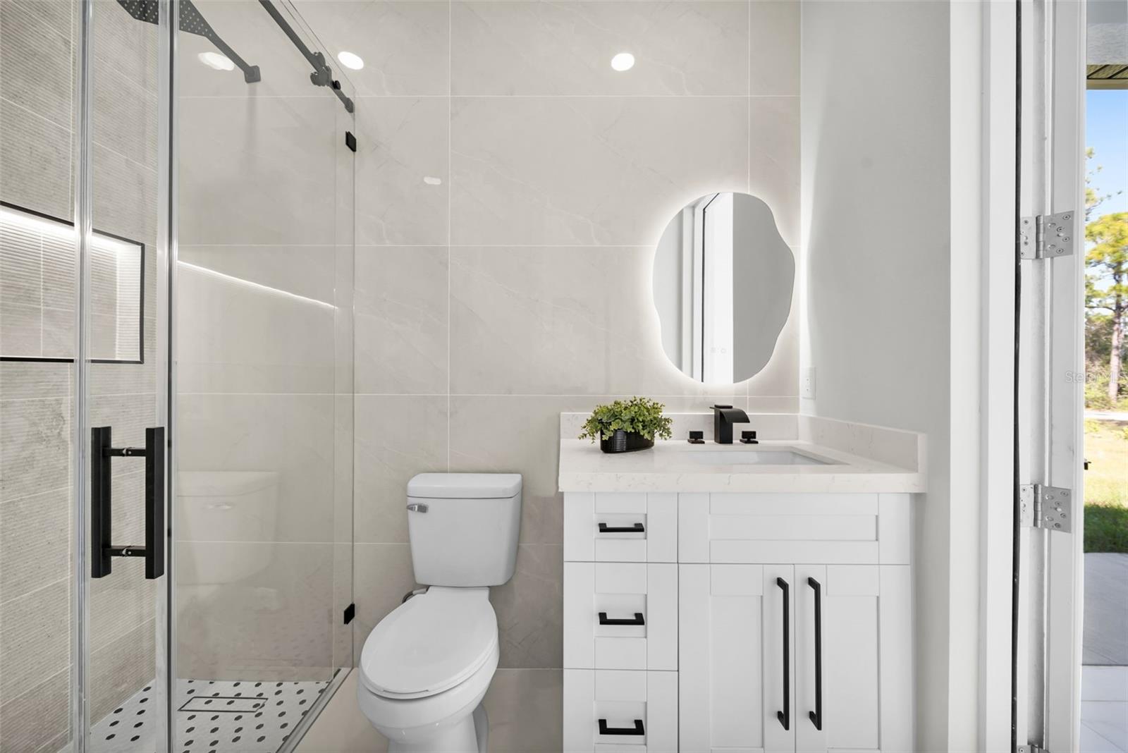 Image 38 of 54 For 27376 Notre Dame Boulevard