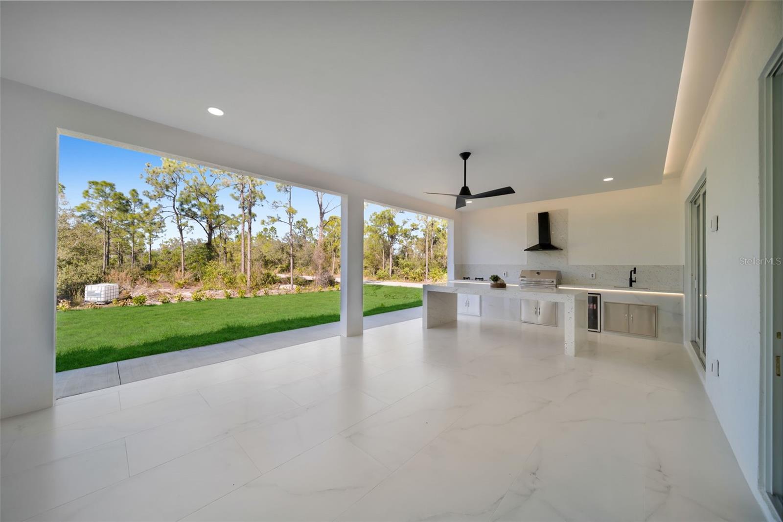 Image 41 of 54 For 27376 Notre Dame Boulevard