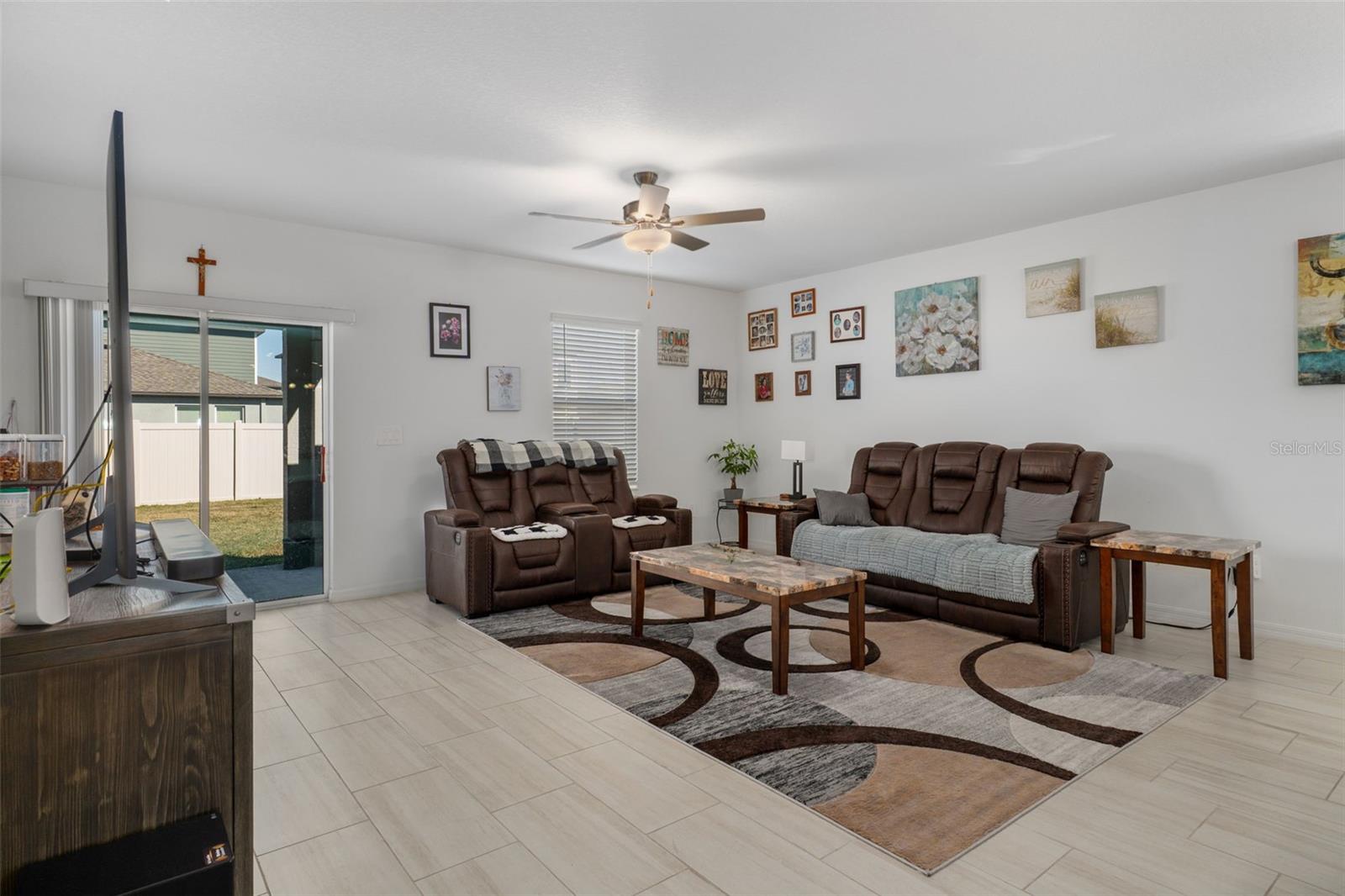 Image 10 of 59 For 22169 Calisto Way