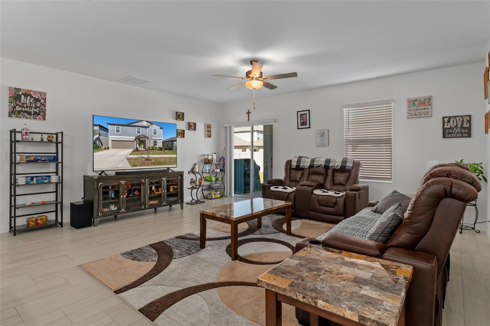 Image 18 of 59 For 22169 Calisto Way