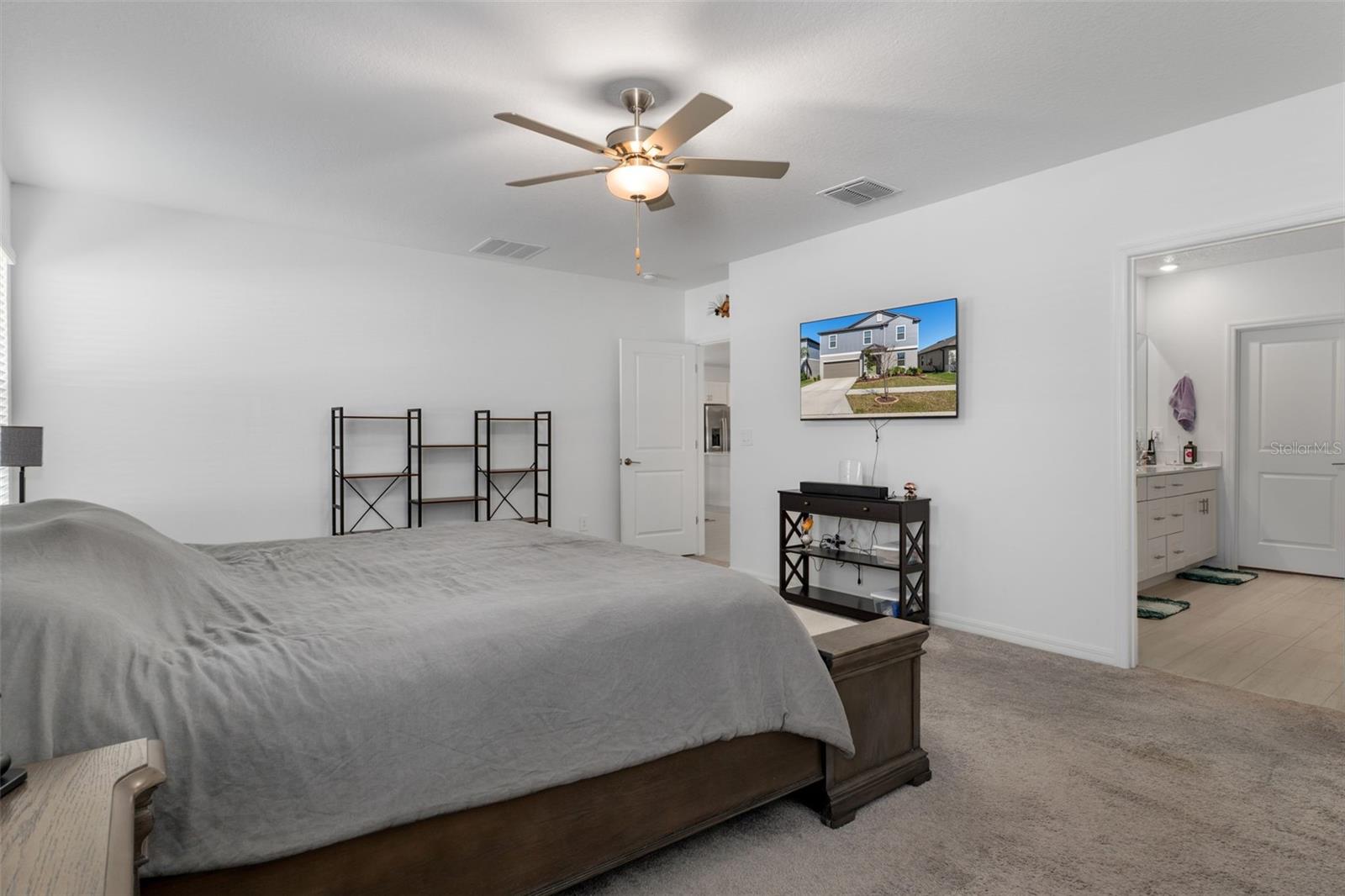 Image 21 of 59 For 22169 Calisto Way