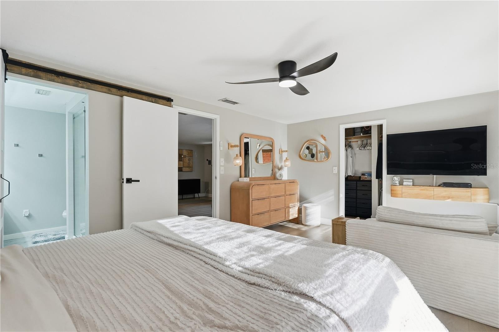 Image 17 of 31 For 49 Valencia Circle