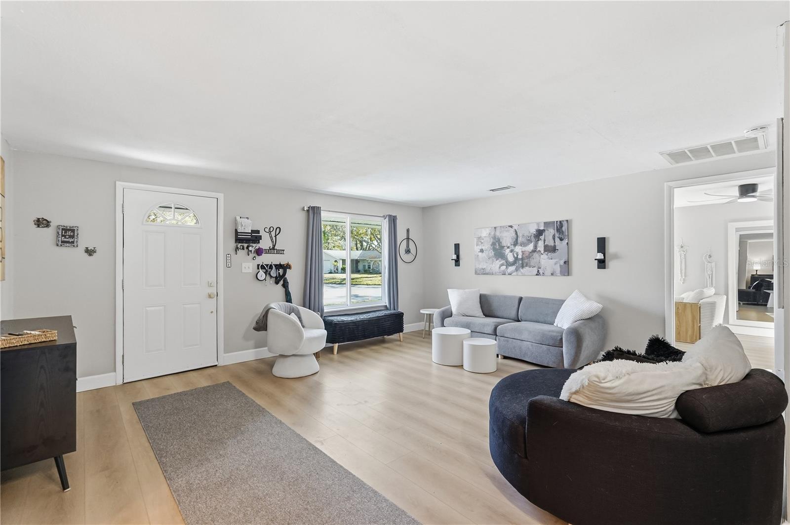 Image 3 of 31 For 49 Valencia Circle