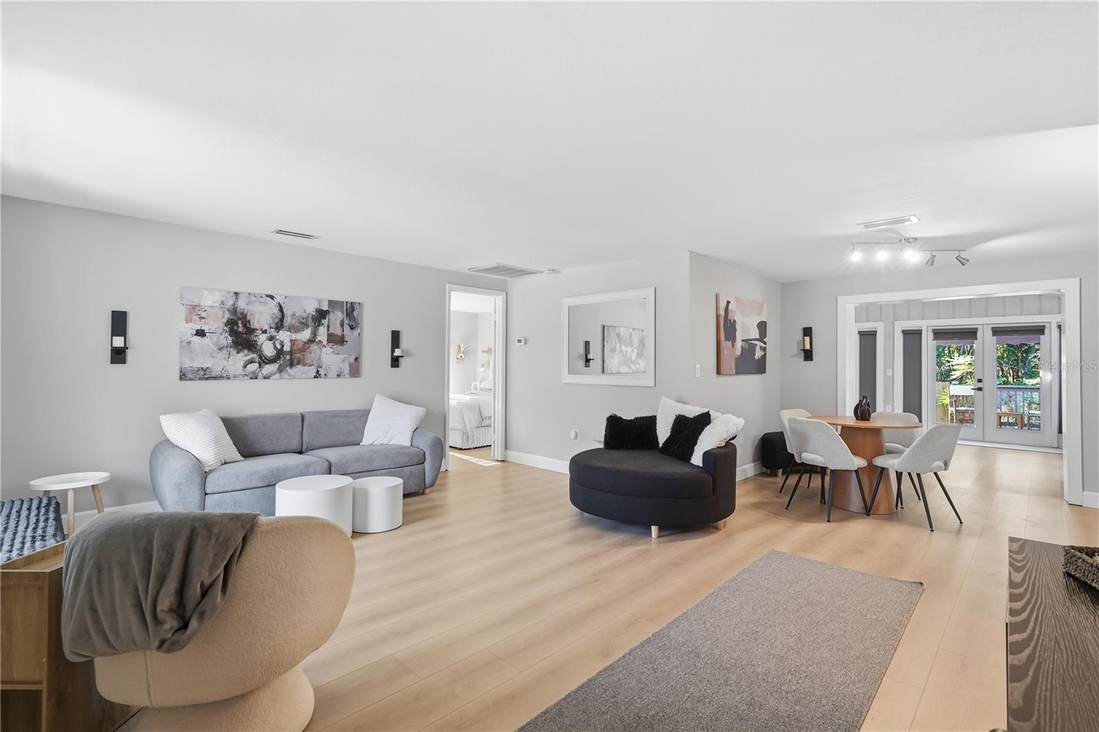 Image 4 of 31 For 49 Valencia Circle