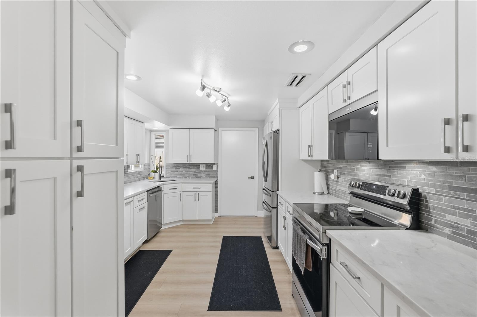 Image 5 of 31 For 49 Valencia Circle