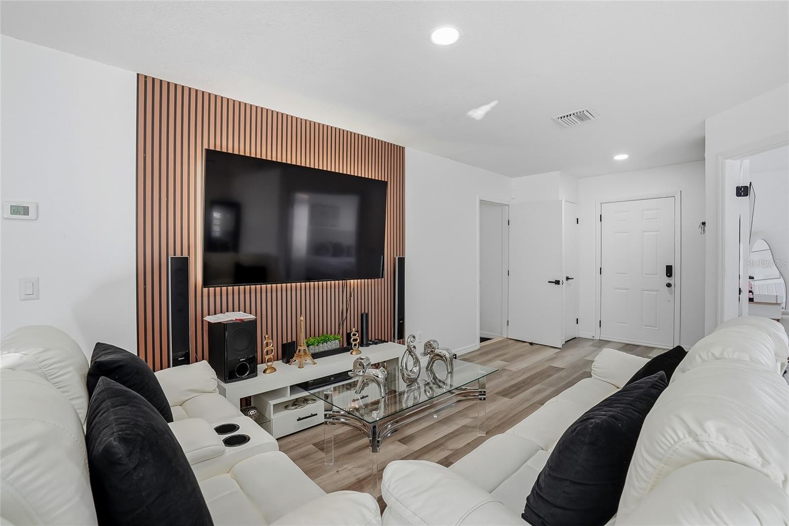 Image 9 of 47 For 9209 Camino Villa Boulevard