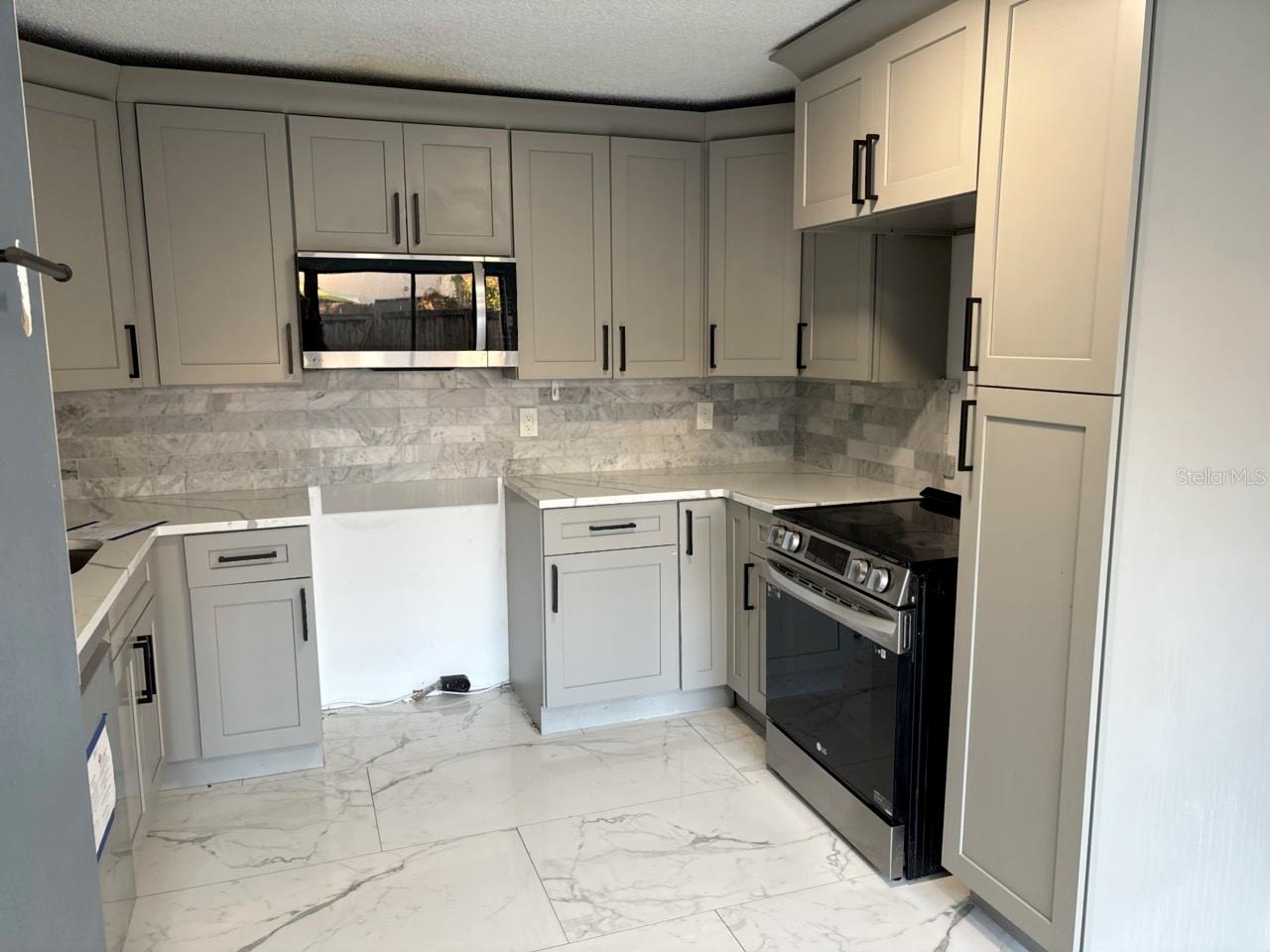 Image 11 of 19 For 1881 Hercules Avenue 1403