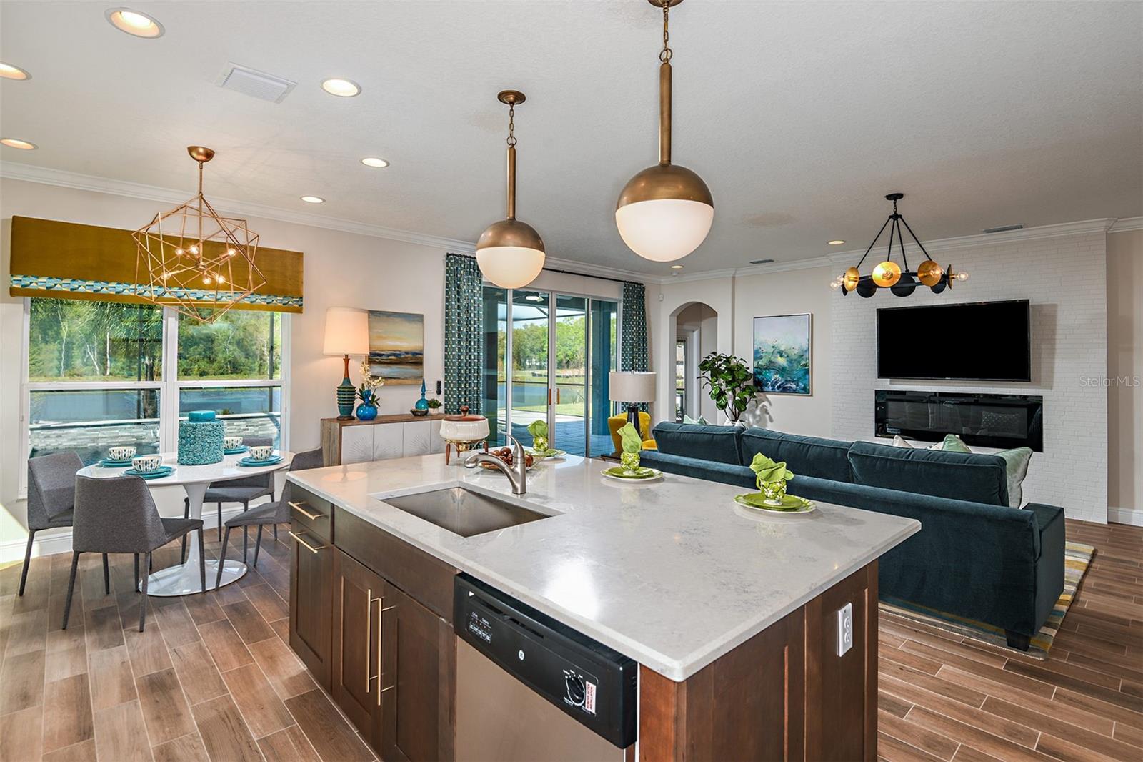 Listing photo id 4 for 18460 Purple Creek Lane