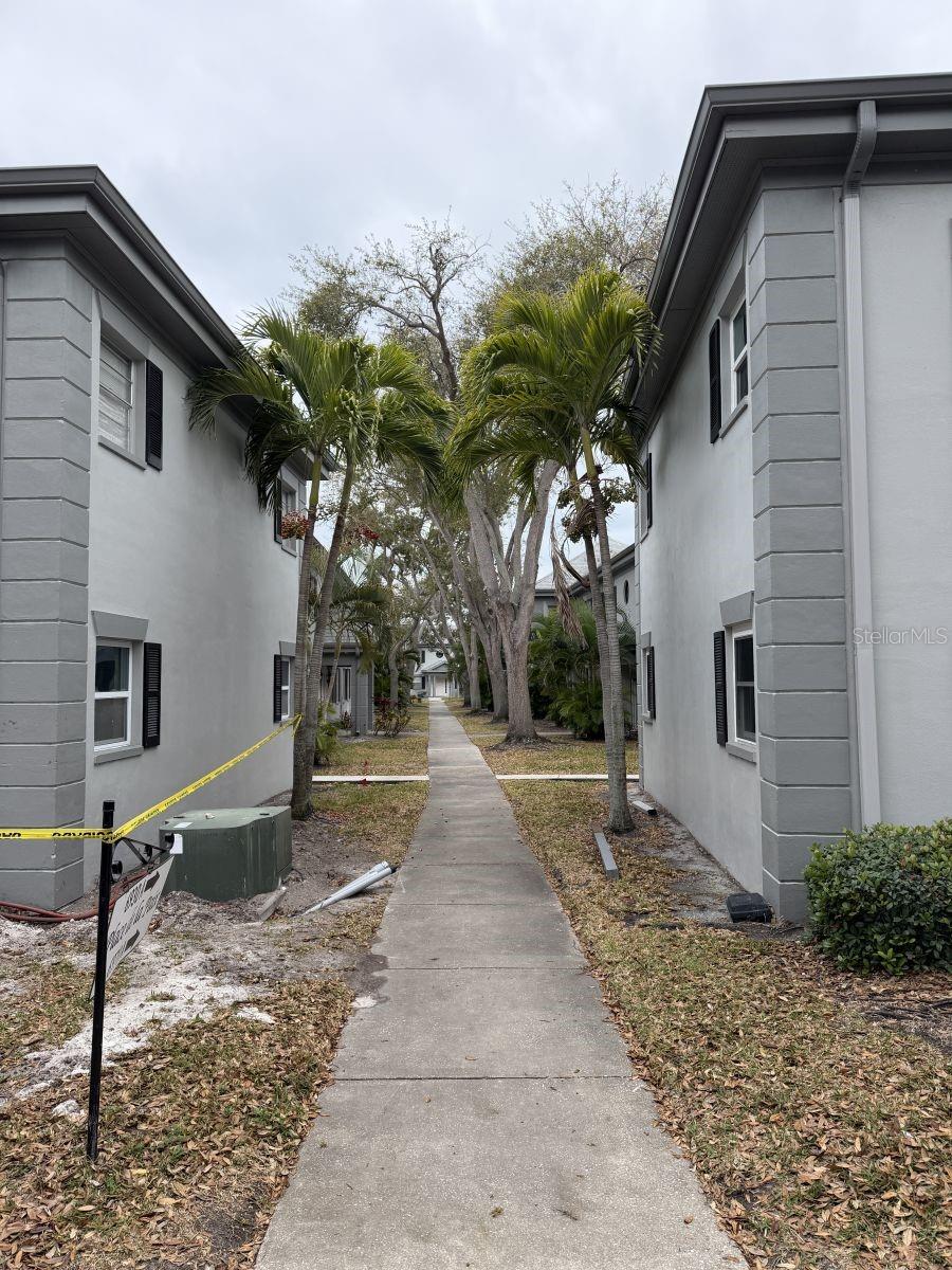 Image 4 of 16 For 6970 Place De La Paix 1a