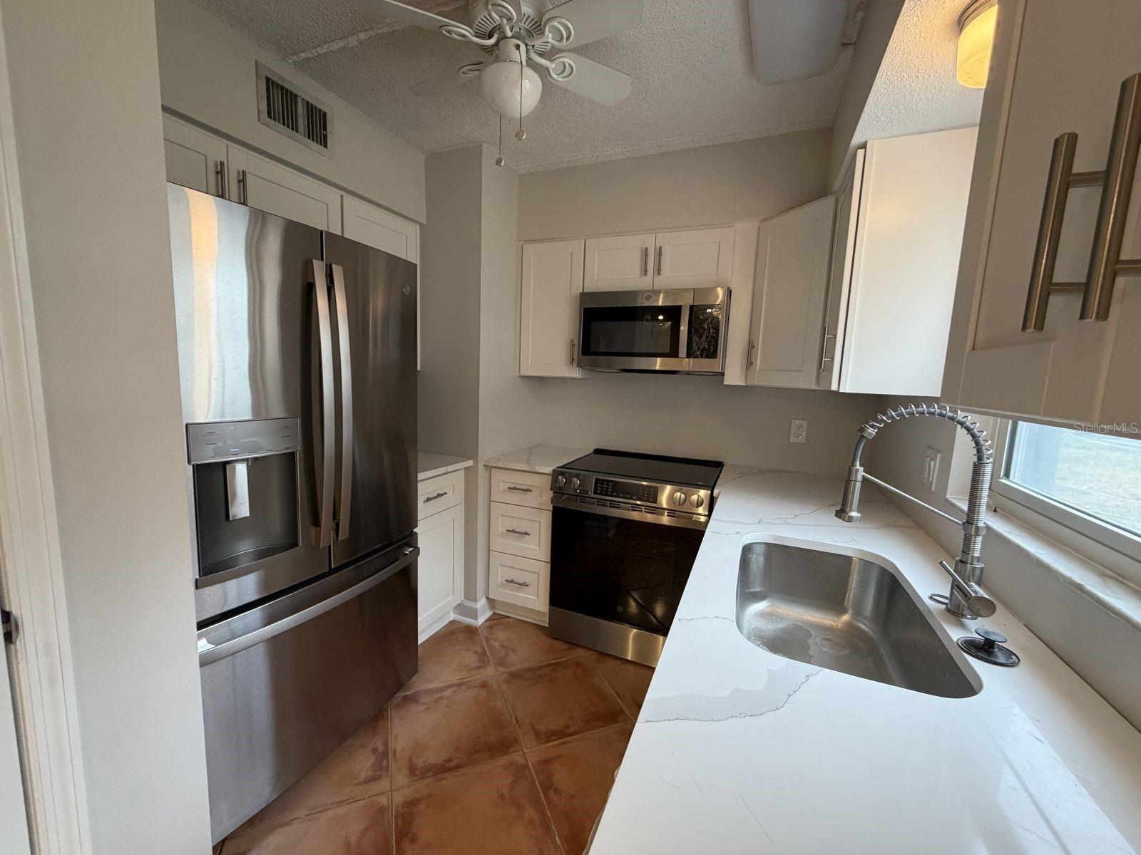 Image 9 of 16 For 6970 Place De La Paix 1a