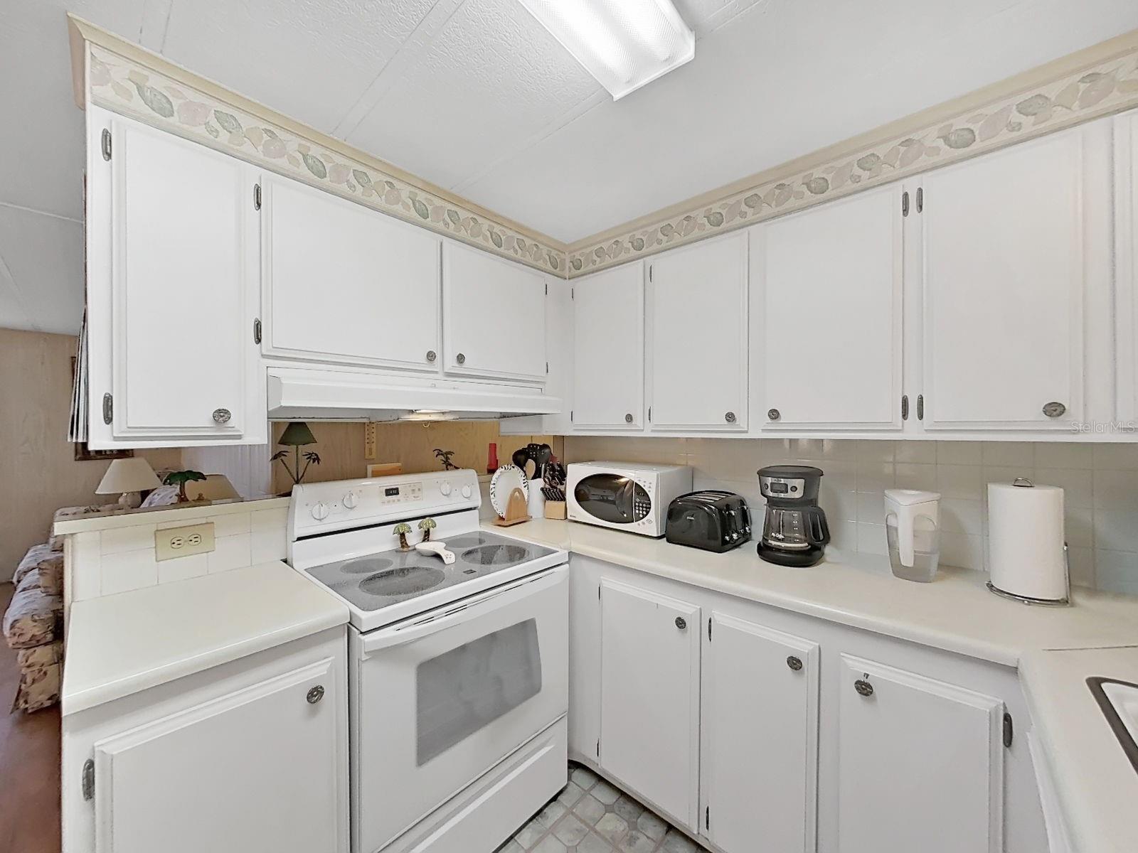 Image 10 of 20 For 12501 Ulmerton Road 140