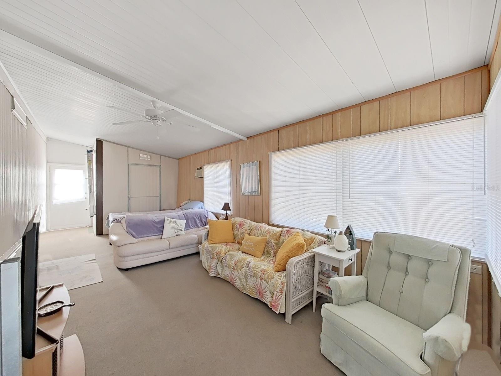 Image 2 of 20 For 12501 Ulmerton Road 140