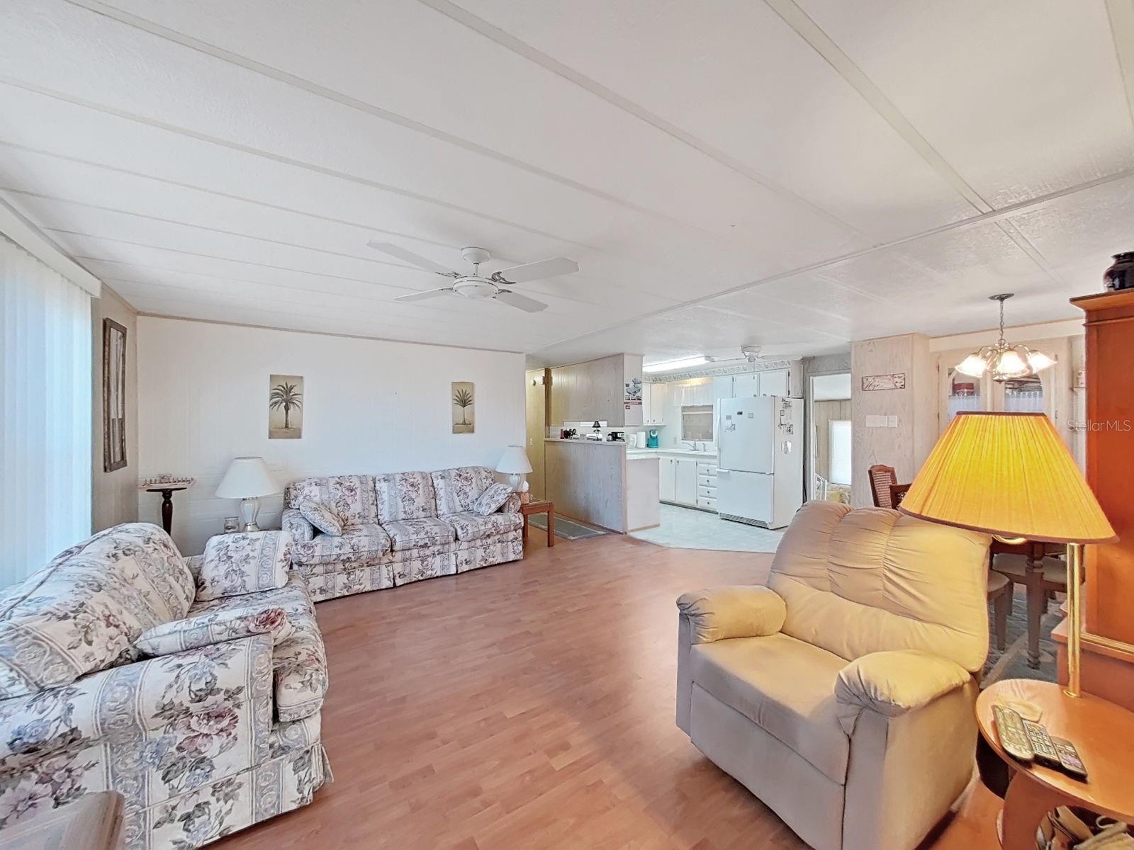 Image 6 of 20 For 12501 Ulmerton Road 140