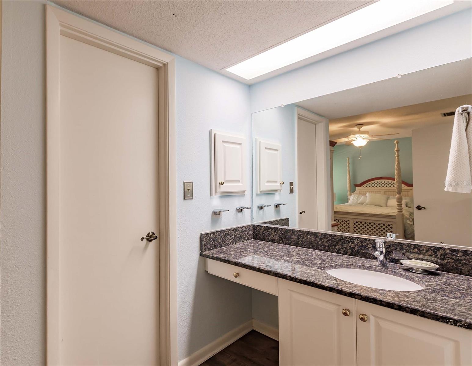 Image 4 of 15 For 6061 Peppertree Way 116