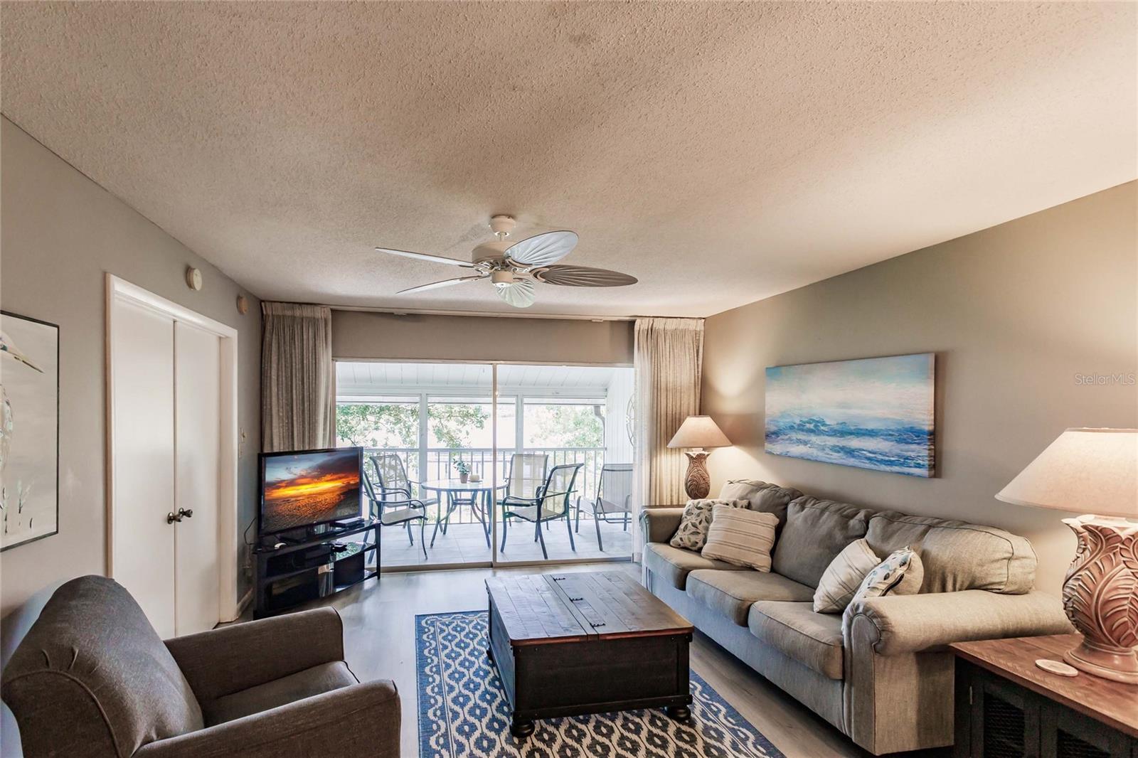 Image 9 of 15 For 6061 Peppertree Way 116