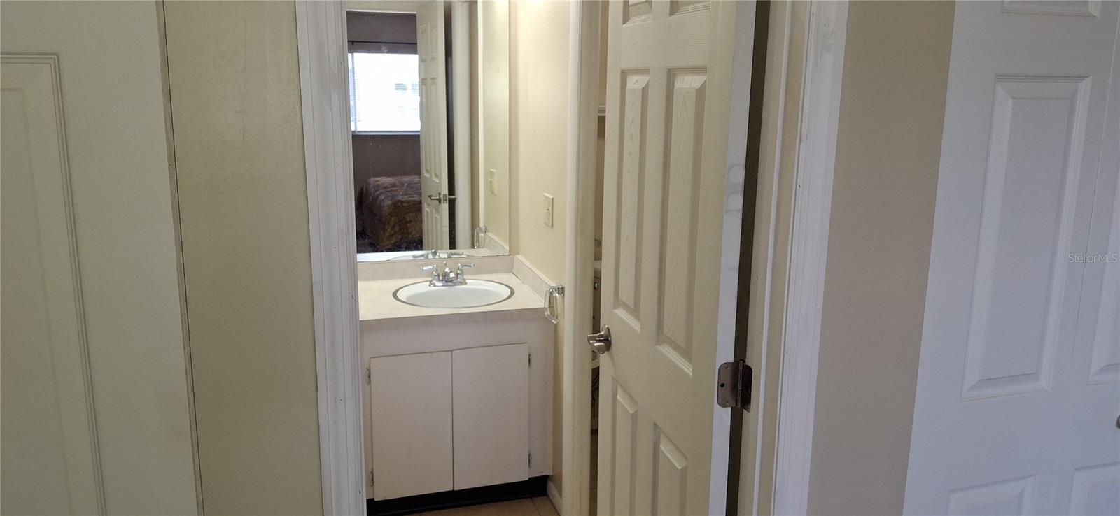 Listing photo id 16 for 4737 Lake Villa Drive