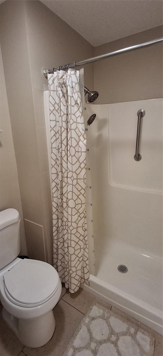 Listing photo id 18 for 4737 Lake Villa Drive