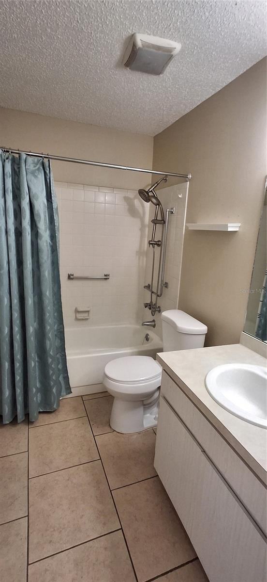 Listing photo id 22 for 4737 Lake Villa Drive