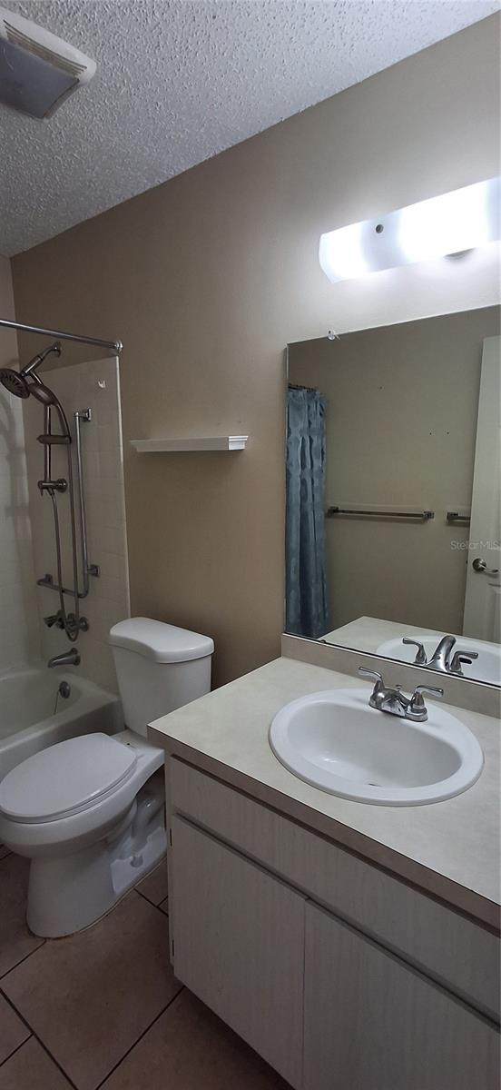 Listing photo id 23 for 4737 Lake Villa Drive