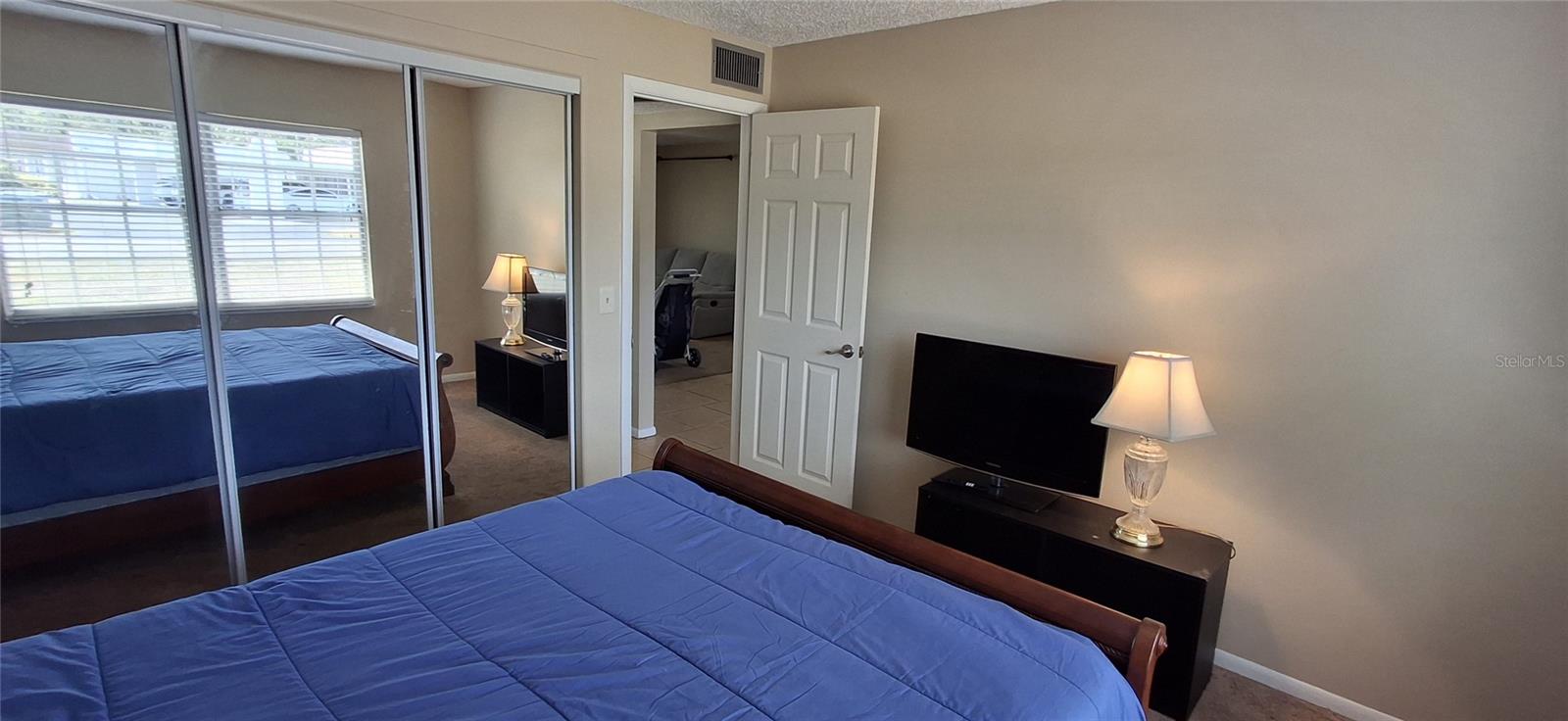 Listing photo id 25 for 4737 Lake Villa Drive