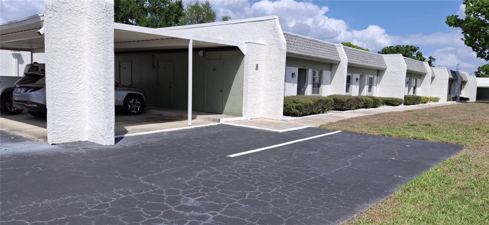 Listing photo id 28 for 4737 Lake Villa Drive