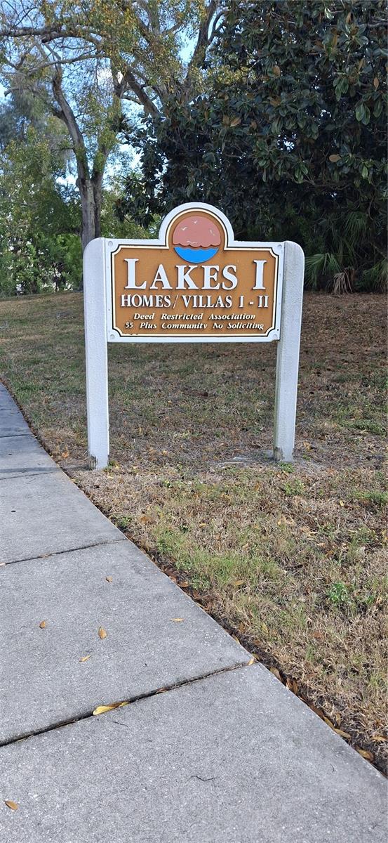 Listing photo id 30 for 4737 Lake Villa Drive