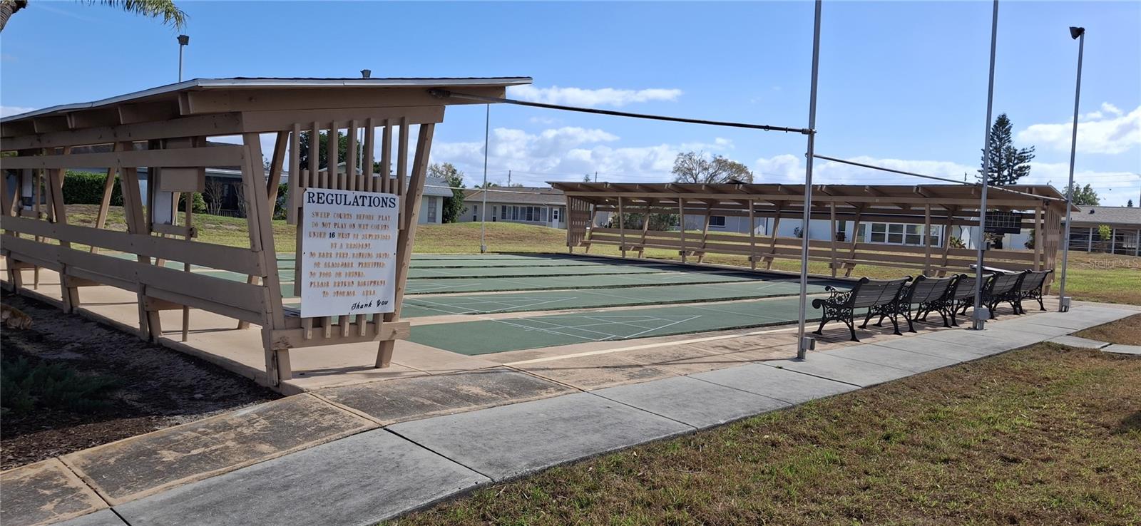 Listing photo id 33 for 4737 Lake Villa Drive