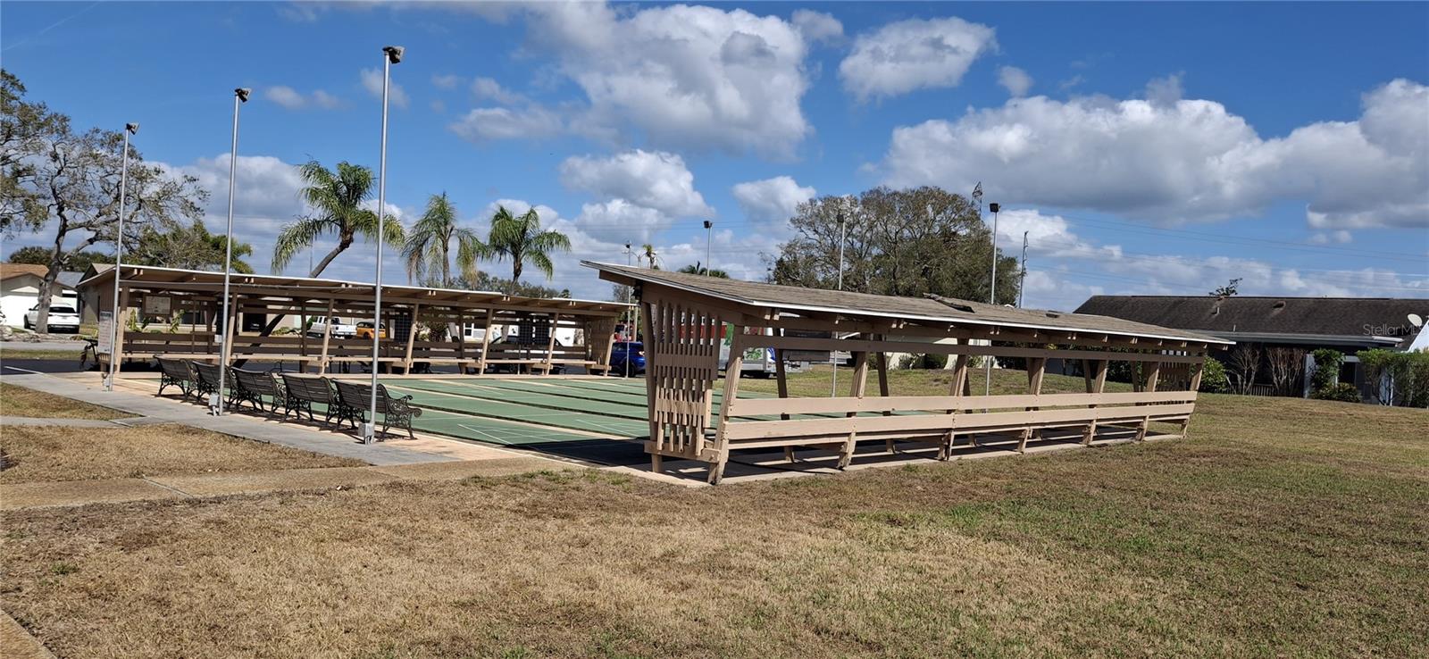 Listing photo id 34 for 4737 Lake Villa Drive