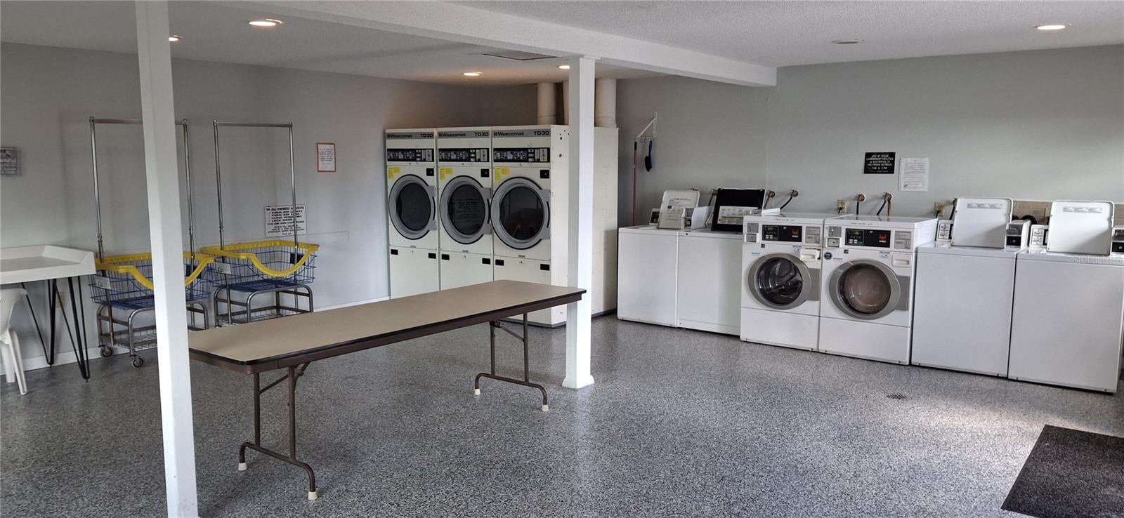 Listing photo id 36 for 4737 Lake Villa Drive