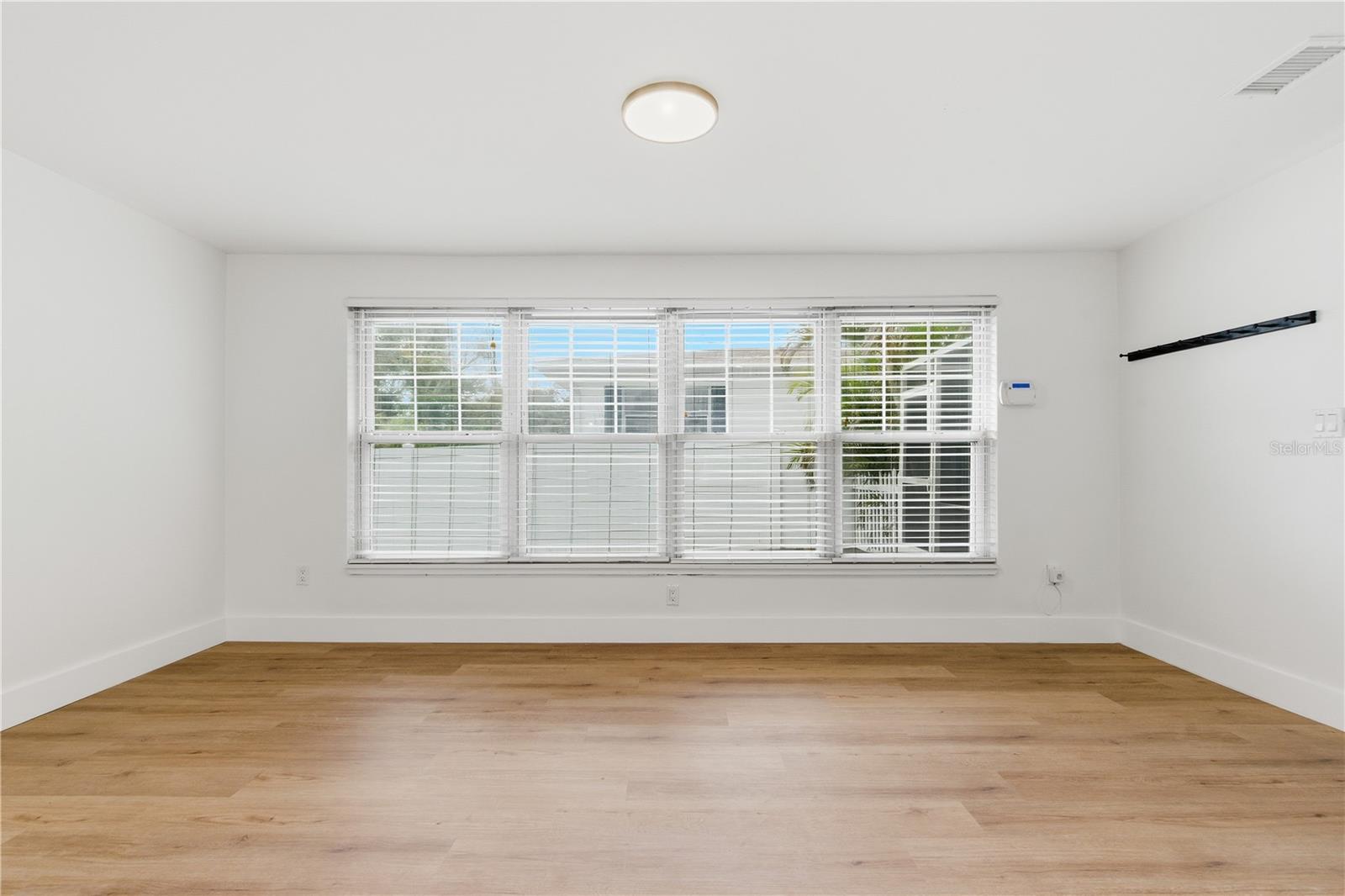 Image 10 of 50 For 327 Sunny Lane