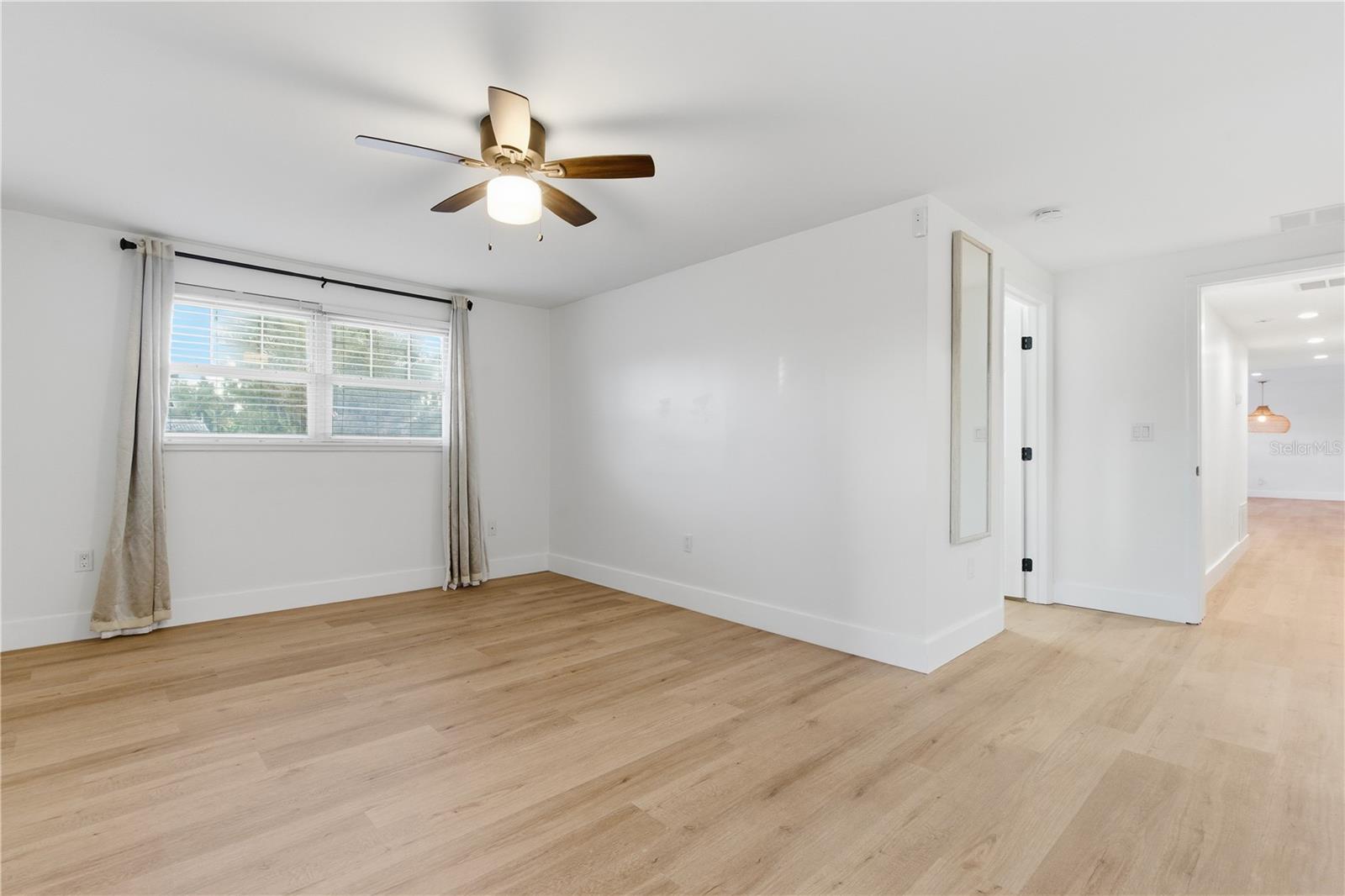 Image 22 of 50 For 327 Sunny Lane