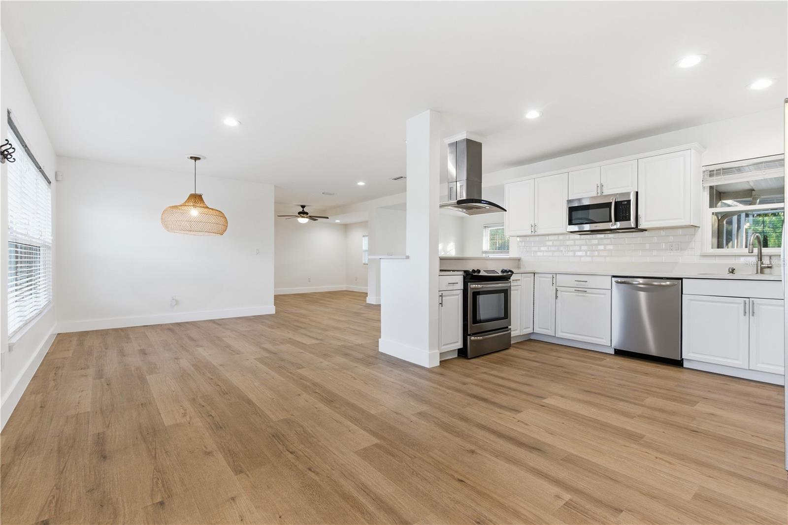 Image 4 of 50 For 327 Sunny Lane