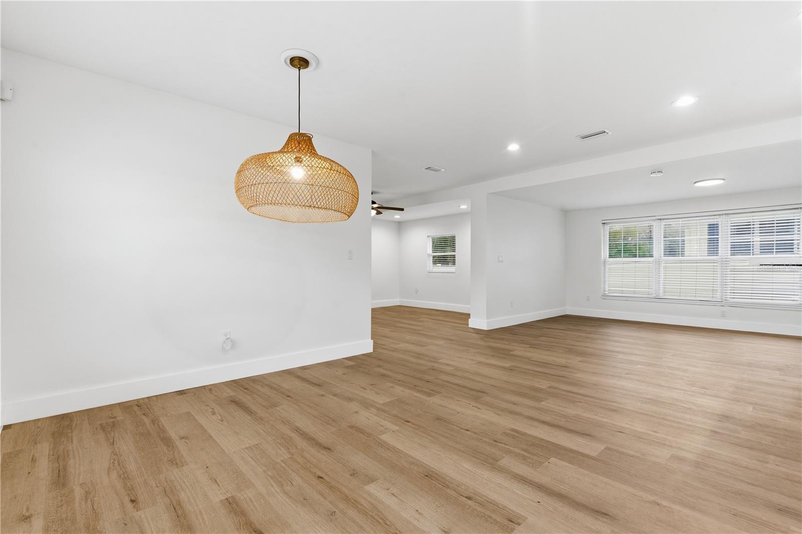 Image 5 of 50 For 327 Sunny Lane