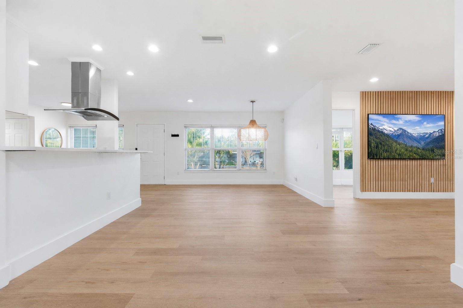 Image 6 of 50 For 327 Sunny Lane