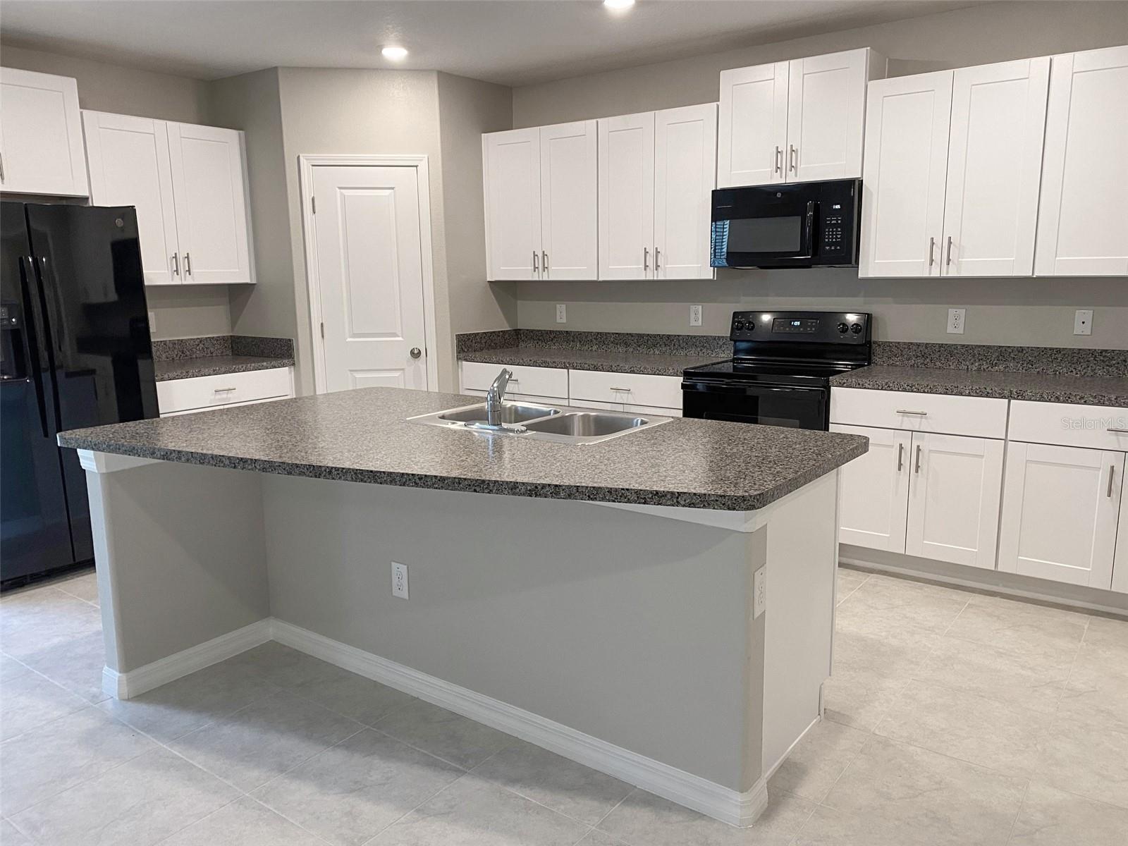 Image 5 of 51 For 3816 Hanover Drive