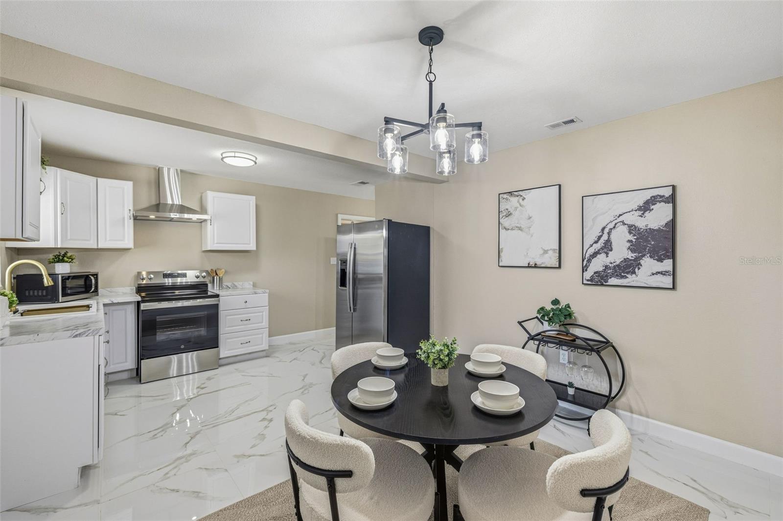 Image 11 of 26 For 613 Savannah Avenue