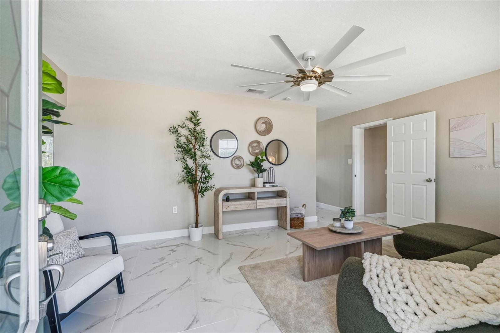 Image 3 of 26 For 613 Savannah Avenue