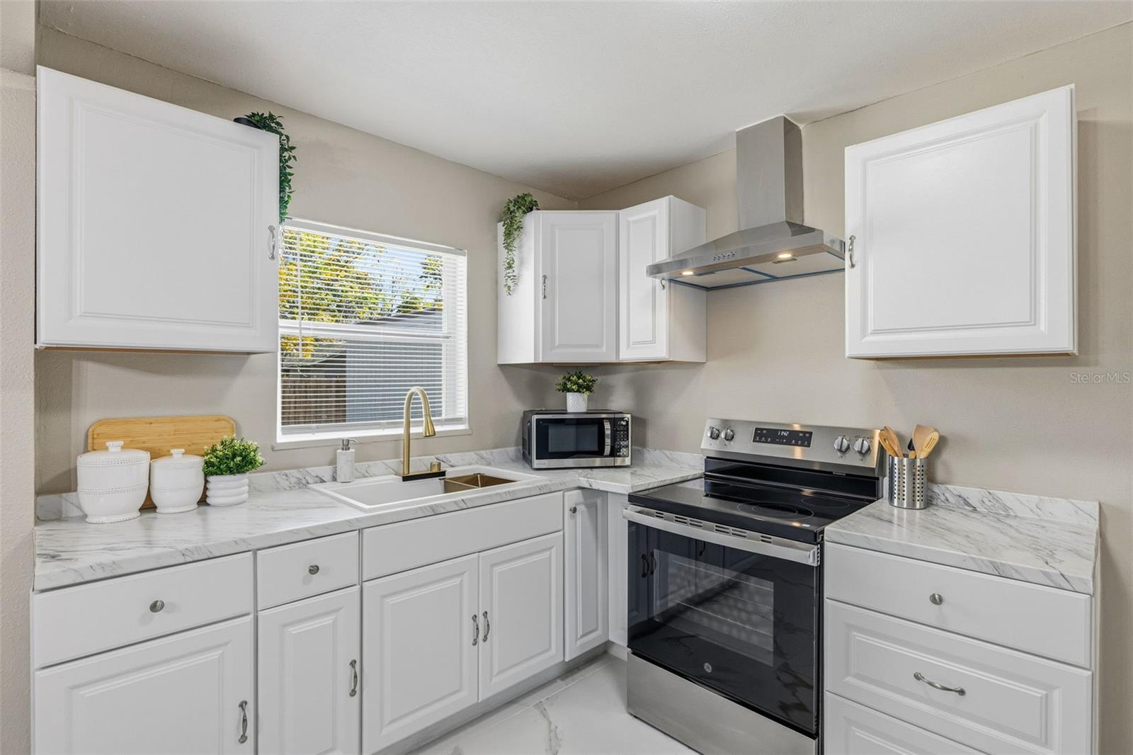 Image 7 of 26 For 613 Savannah Avenue