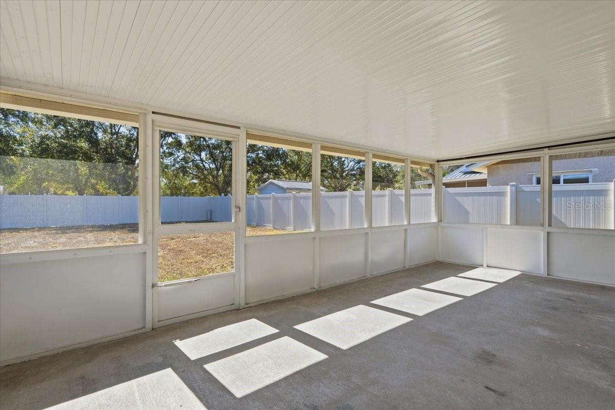 Image 19 of 30 For 6220 99th Circle N