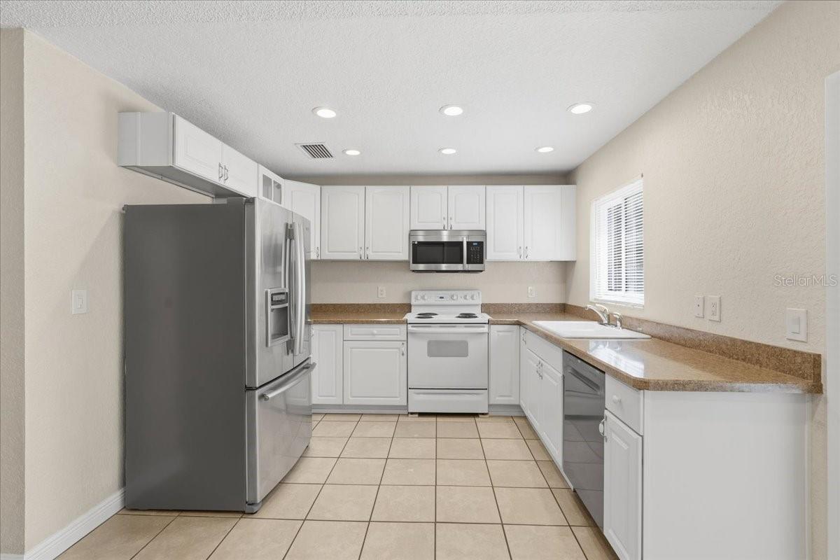 Image 8 of 30 For 6220 99th Circle N